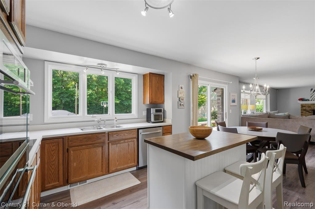 47008 Cider Mill Drive, Novi, MI — Photo 15