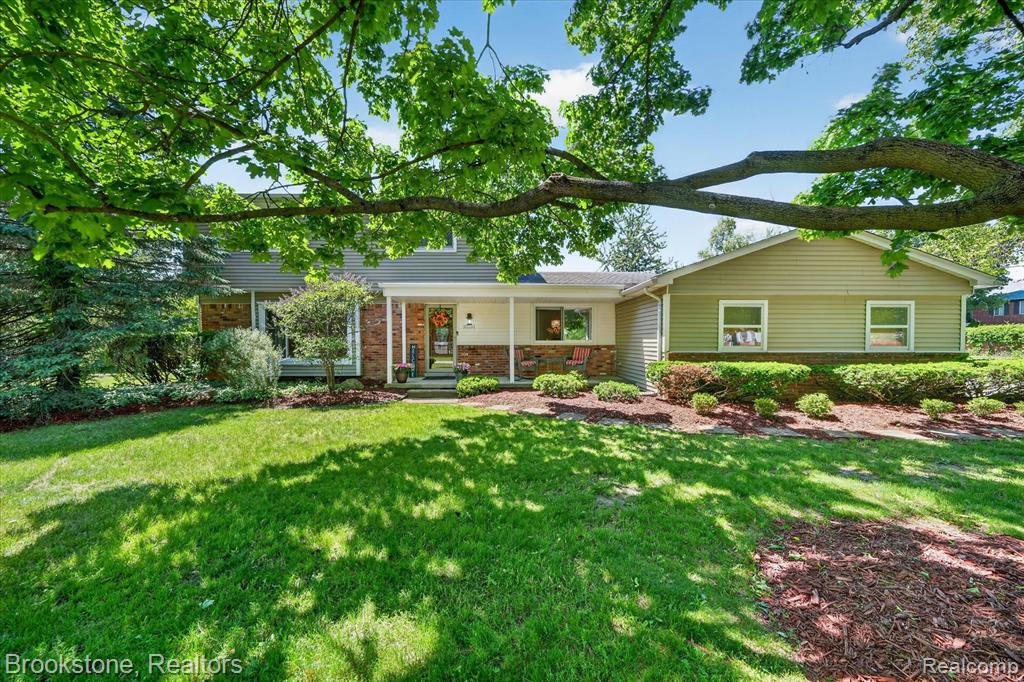 30261 Ardmore Drive, Farmington, MI 48334