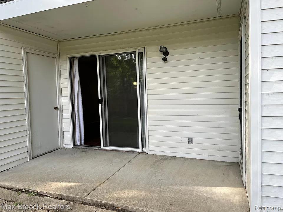 42491 Plymouth Hollow Drive, Plymouth, MI 48170 — Photo 16