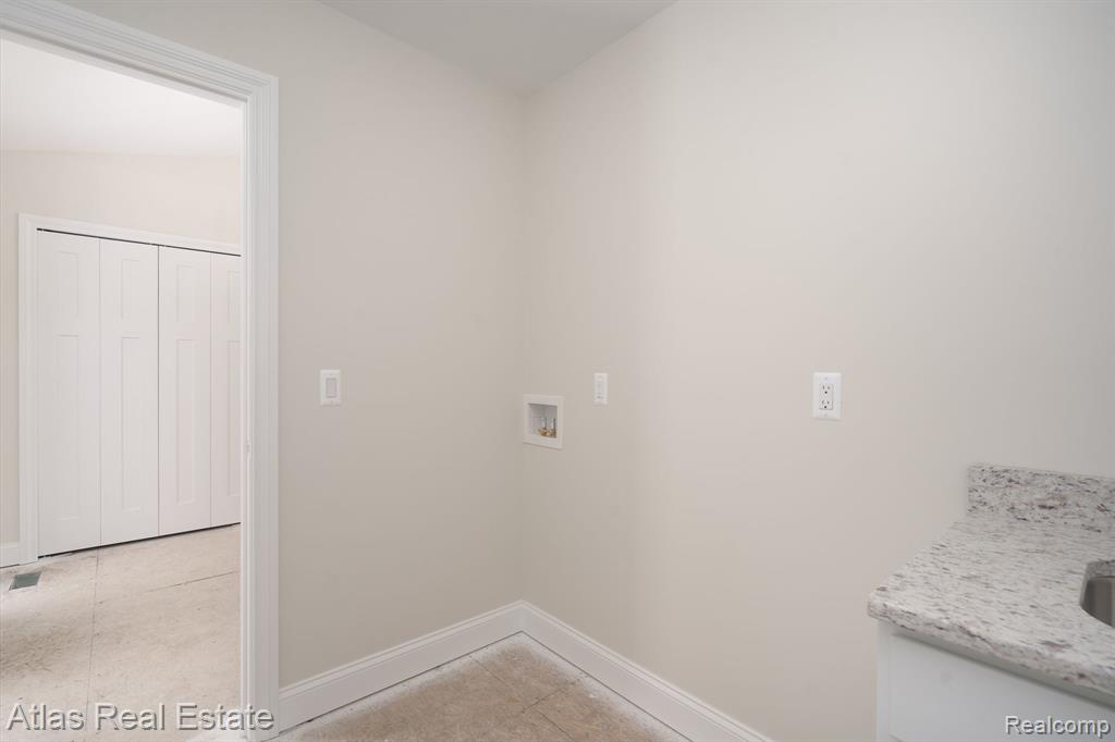 11289 Green Road, Goodrich Vlg, MI — Photo 40