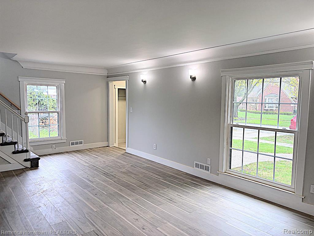 9614 Auburndale Street, Livonia, MI 48150 — Photo 2