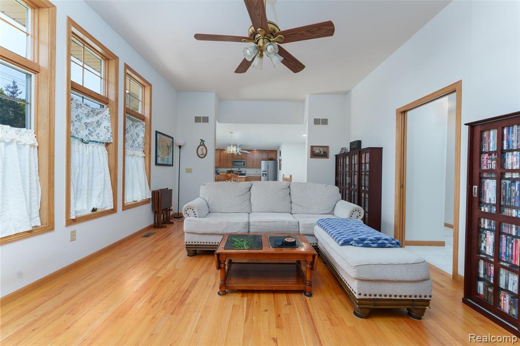 5382 Meadowlawn Road, Fowlerville, MI 48836 — Photo 20