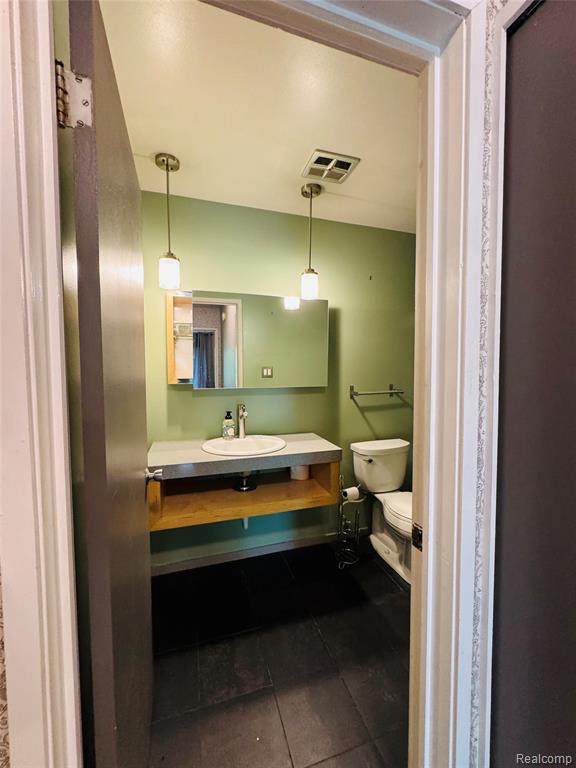 32040 Grand River Avenue, 47, Farmington, MI 48336 — Photo 15