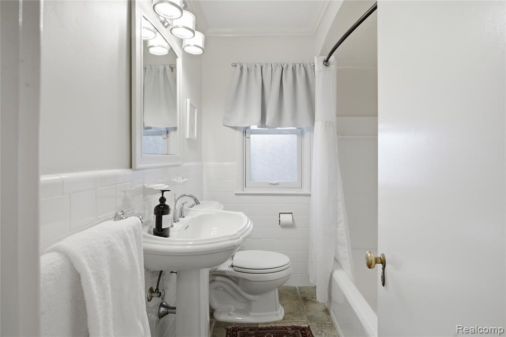 17560 Birwood Avenue, Beverly Hills, MI 48025 — Photo 10