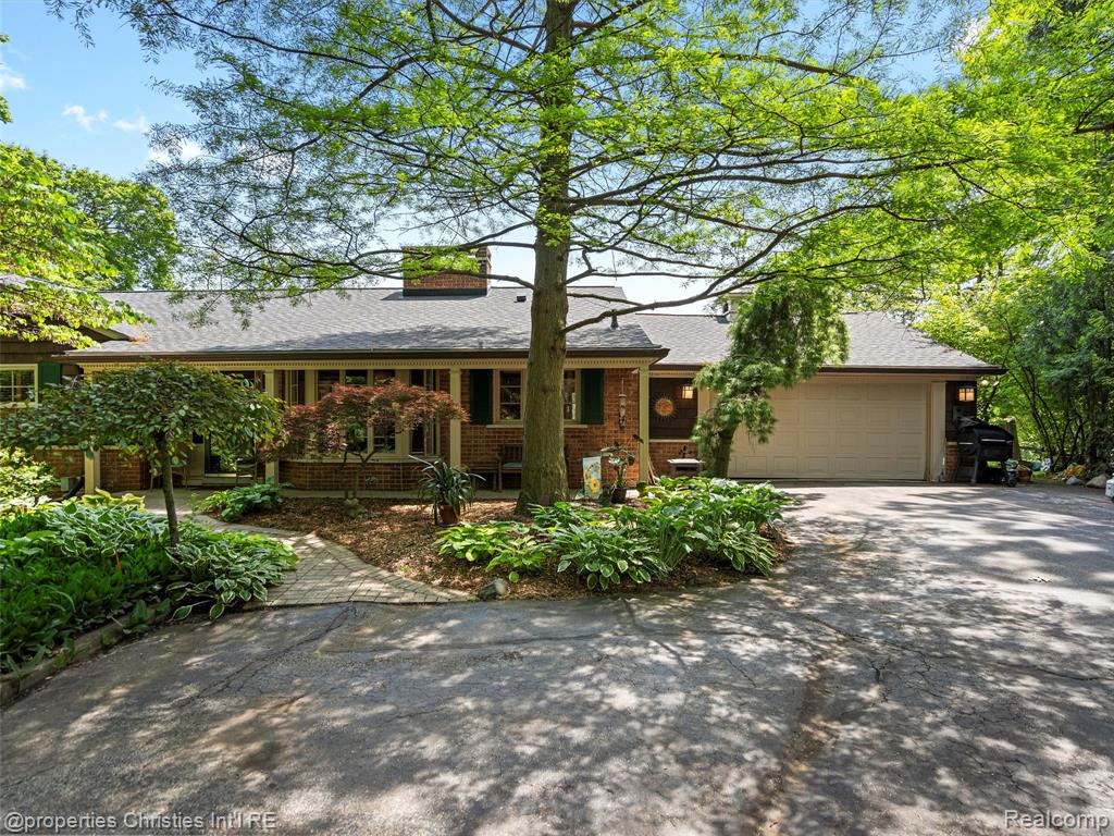 4383 Pine Tree Trail, Bloomfield Hills, MI 48302 — Photo 43