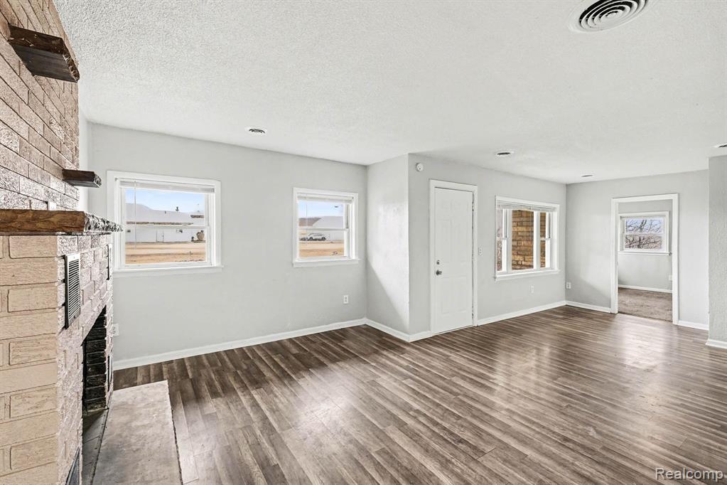 4267 Torrey Road, Flint, MI 48507 — Photo 3