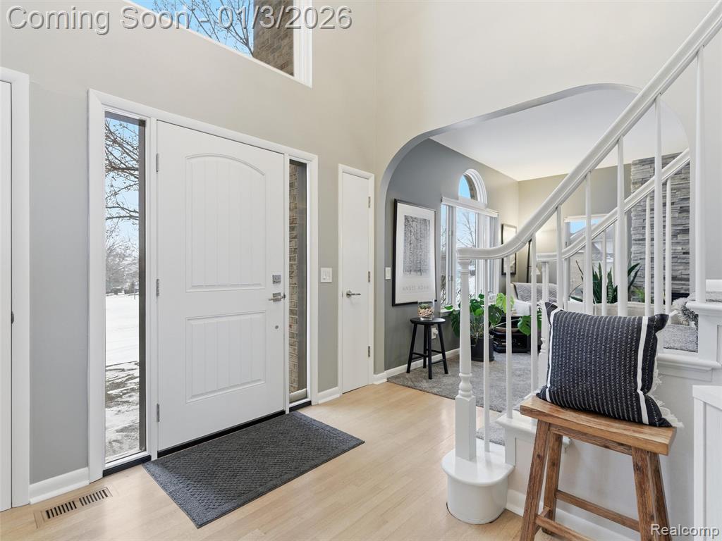 8153 Sashabaw Ridge Drive, Clarkston, MI 48348 — Photo 10