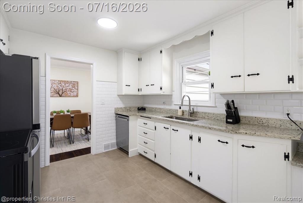 26642 York Road, Huntington Woods, MI — Photo 14