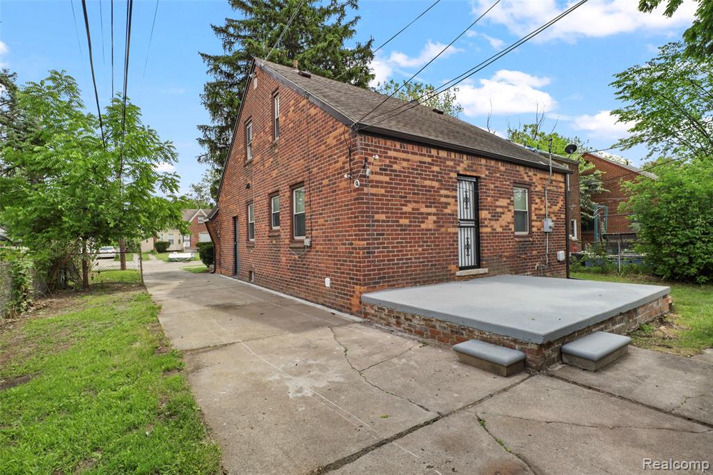 17717 Avon Avenue, Detroit, MI 48219 — Photo 6