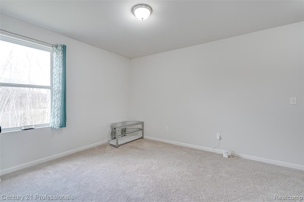 1666 Golfview Drive, Ypsilanti, MI 48198 — Photo 33