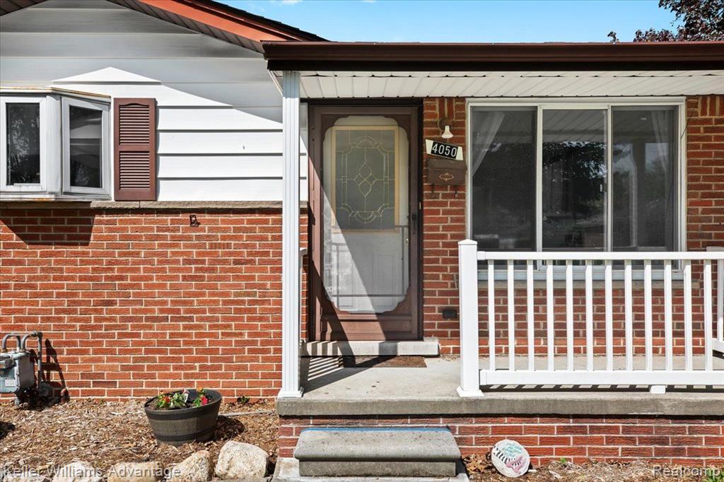 4050 MAYFAIR Street, Dearborn Heights, MI 48125 — Photo 4
