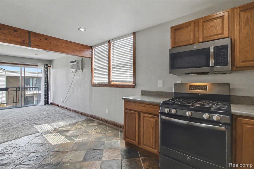 1611 Cass Lake RD Road, C, Keego Harbor, MI 48320 — Photo 8