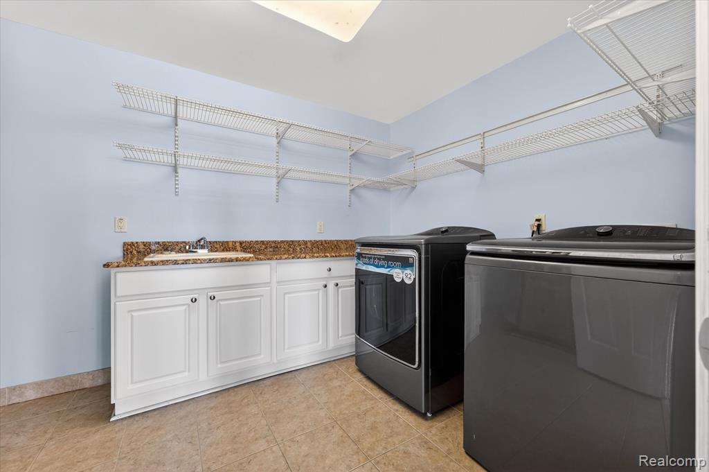 74 SAND BAR Lane, Detroit, MI 48214 — Photo 37