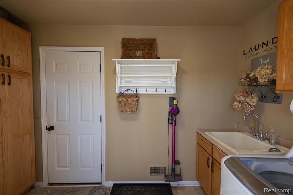 7988 Hillside Lakes Drive, Brighton, MI 48116 — Photo 48