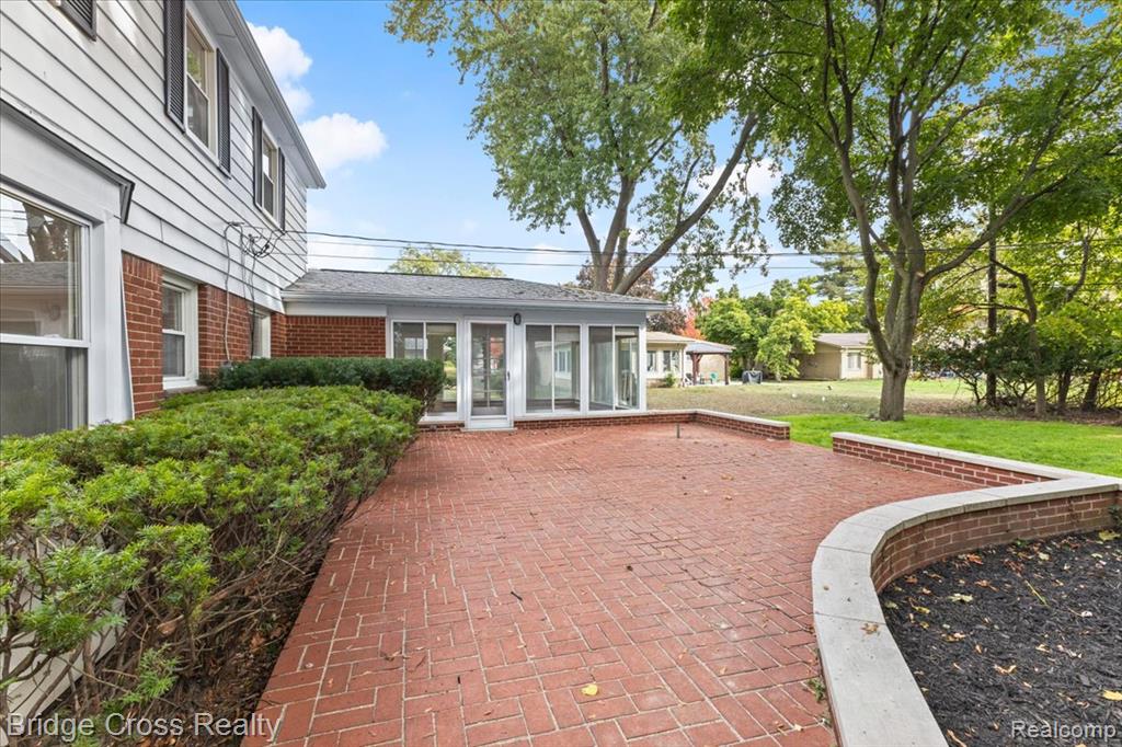 17537 Roseland Boulevard, Lathrup Village, MI 48076 — Photo 37