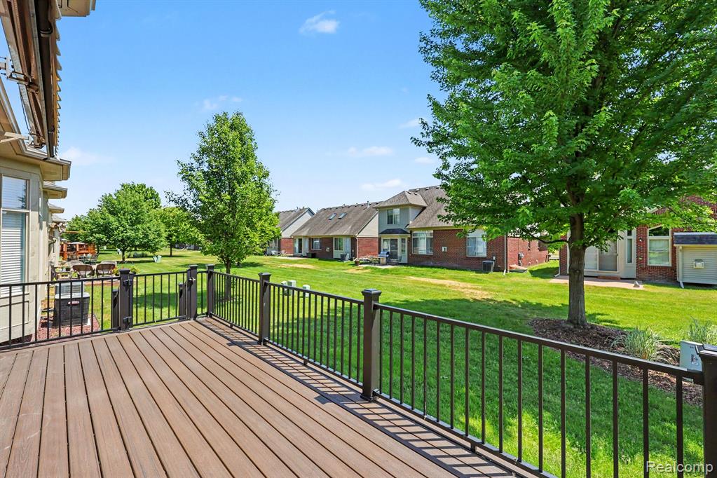 6670 Lexington Avenue S, Shelby Twp, MI 48317 — Photo 26
