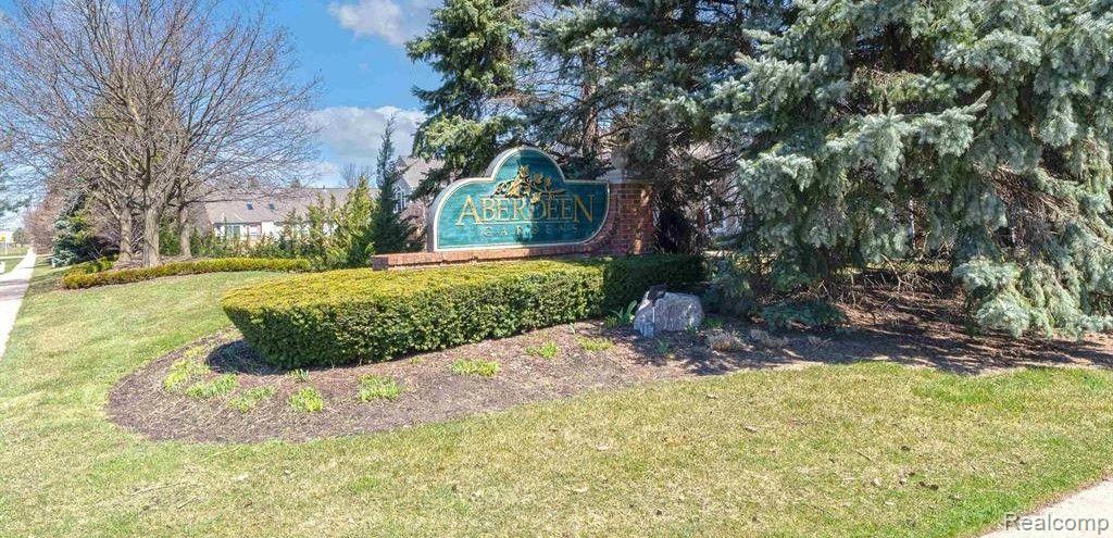 4043 BERKSHIRE Drive, Sterling Heights, MI 48314 — Photo 30
