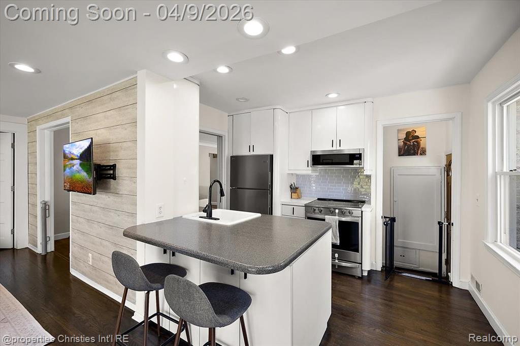 4240 Sheridan Drive, Royal Oak, MI 48073 — Photo 10