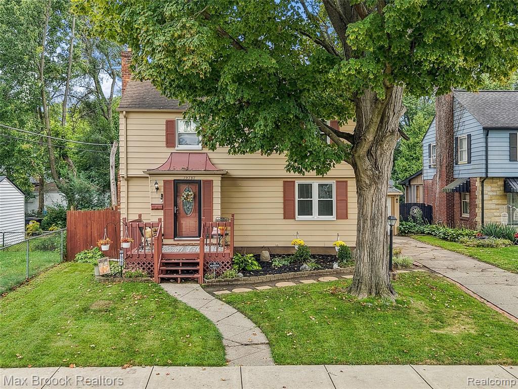 19782 Sumner, Redford, MI 48240