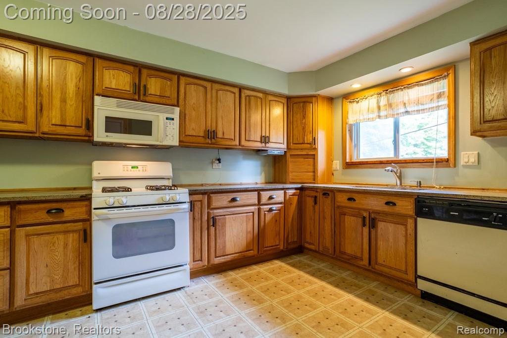 2042 Werner Road, Columbus, MI — Photo 17