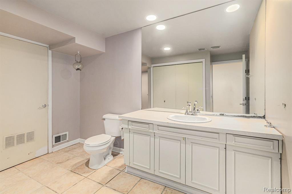 6964 Pebblecreek Woods Drive, West Bloomfield, MI — Photo 25