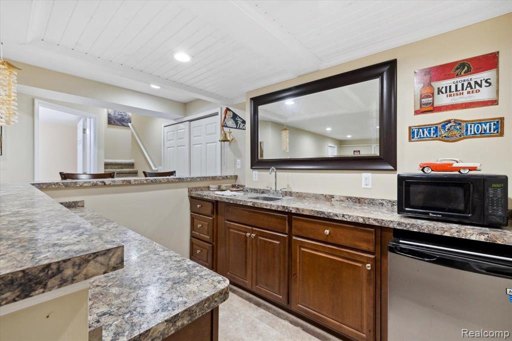 4605 SUMMER RIDGE Drive, Howell, MI 48843 — Photo 16