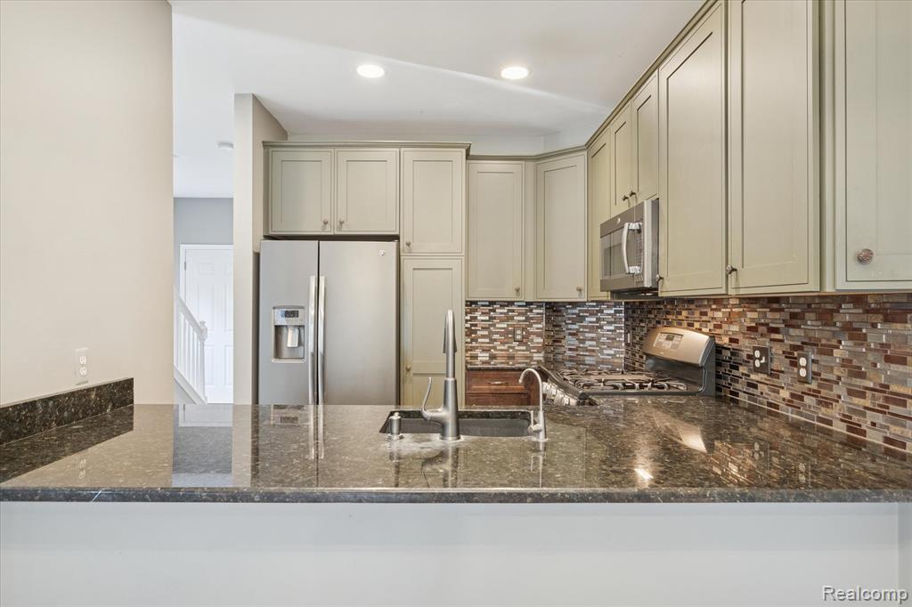 5585 Woodruff Shore Drive, Brighton, MI, 48116