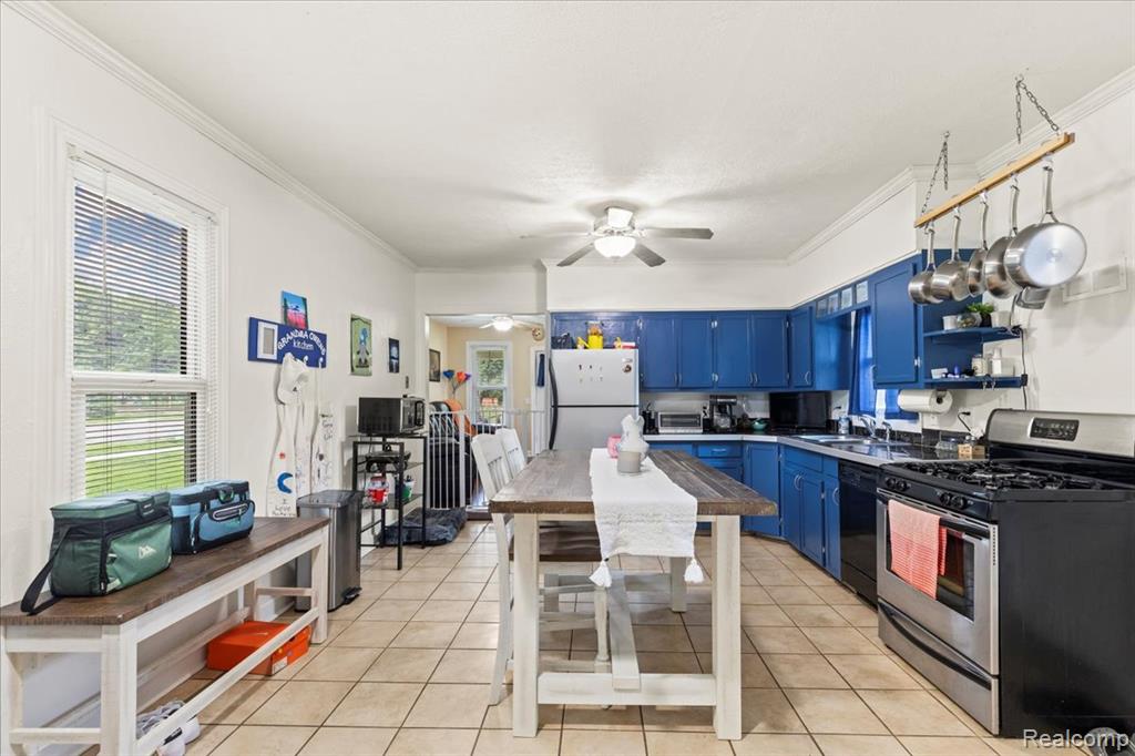 607 W Henry Street, Charlotte, MI 48813 — Photo 16