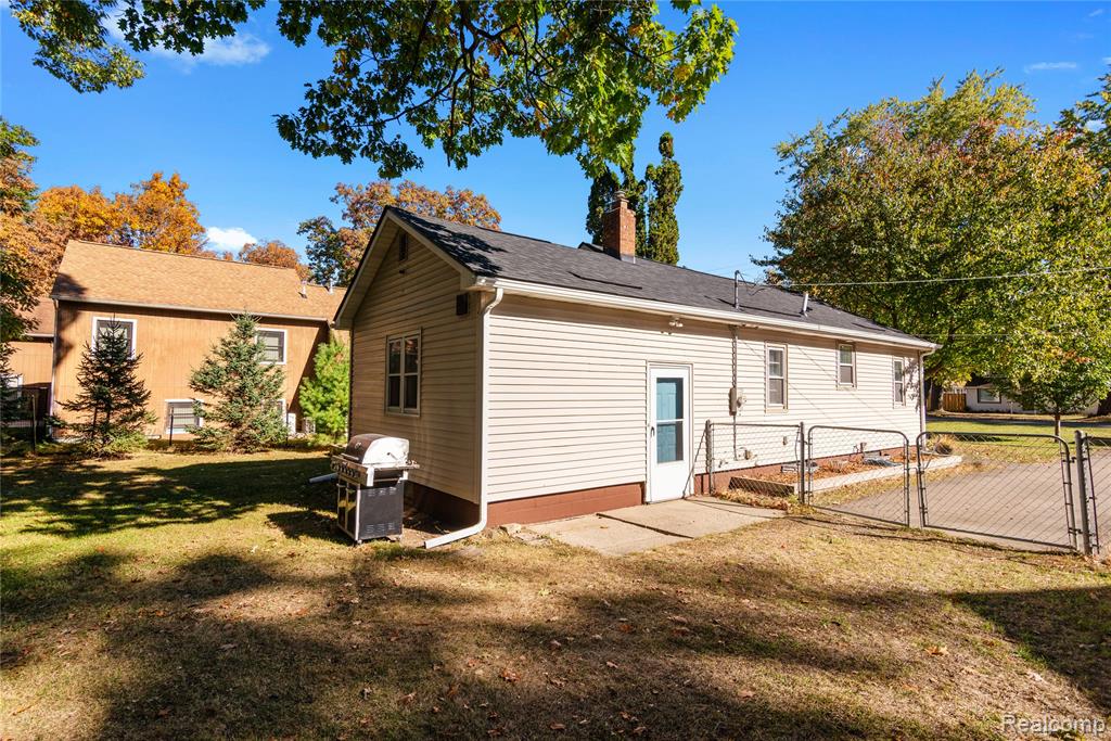 4209 Laforest Drive, Waterford, MI 48329 — Photo 24