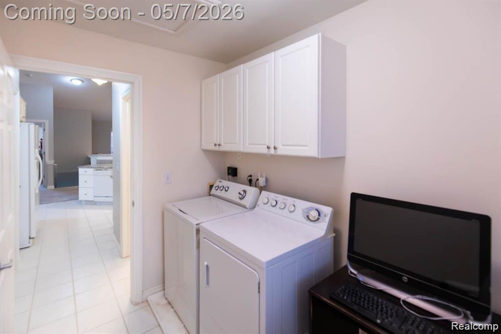 1560 W Lakeview Lane, Canton, MI 48187 — Photo 19