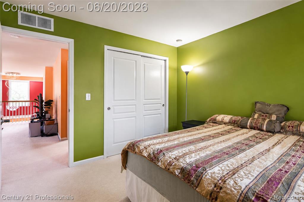 45248 Bartlett Drive, Novi, MI 48377 — Photo 45