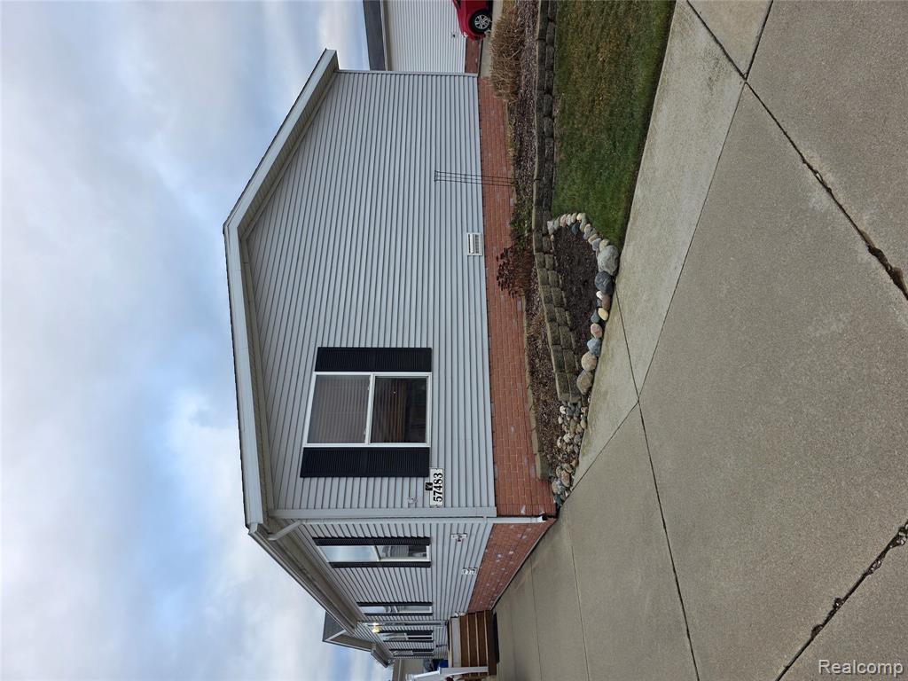 57483 Sawmill Lane, New Haven, MI 48048