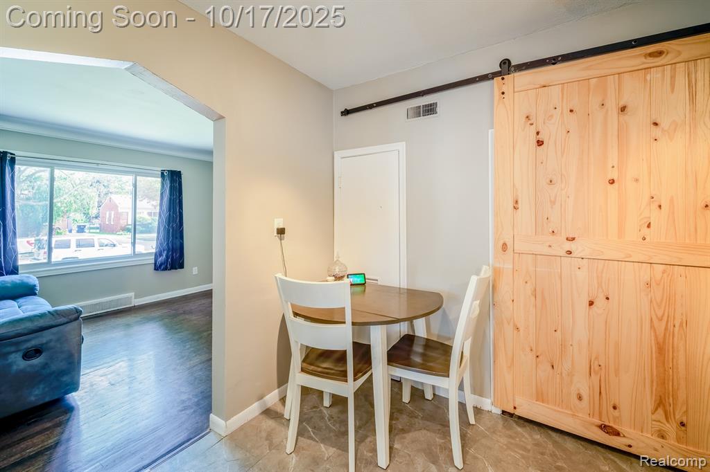 6384 Buckingham Avenue, Allen Park, MI 48101 — Photo 10