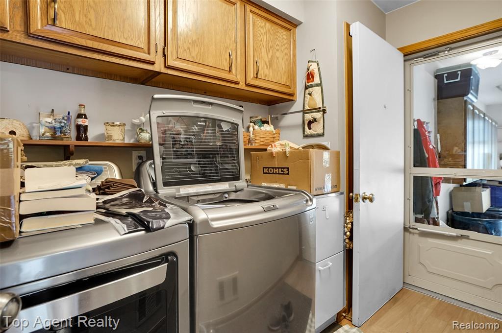 43058 W Kirkwood Drive, Clinton Twp, MI 48038 — Photo 16