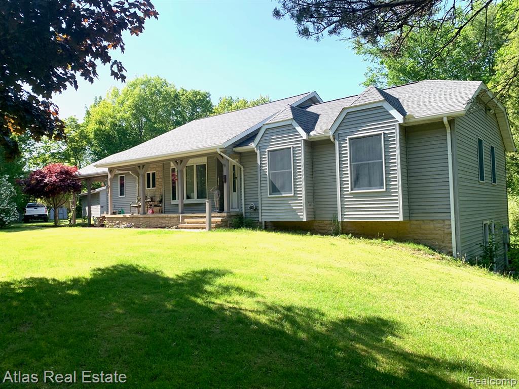 6075 Mayville Road, Clifford, MI 48727 — Photo 4