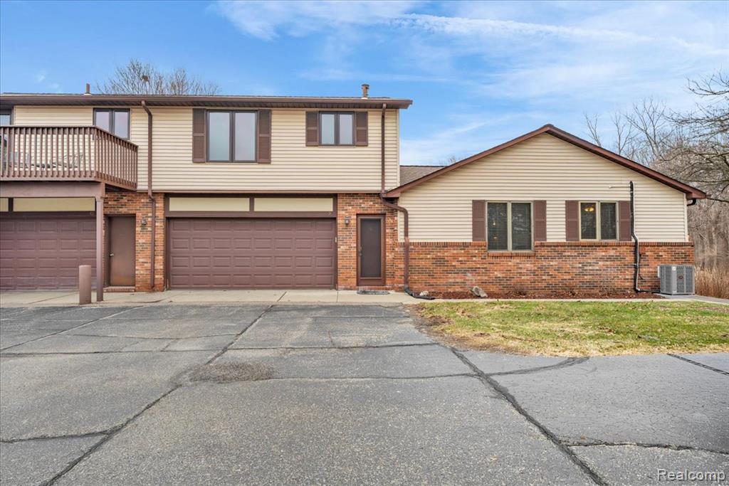 955 Woodlane Drive, 9, Rochester Hills, MI 48307 — Photo 36