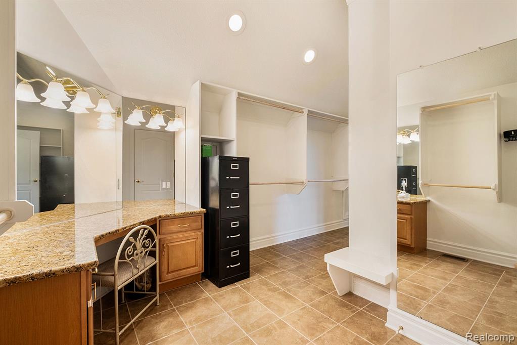 8294 WARWICK GROVES, Grand Blanc, MI 48439 — Photo 40
