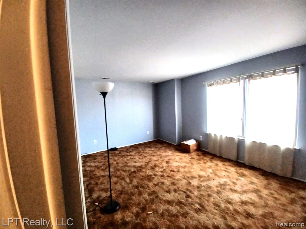 4973 E 10 Mile Road, 8, Warren, MI 48091 — Photo 8