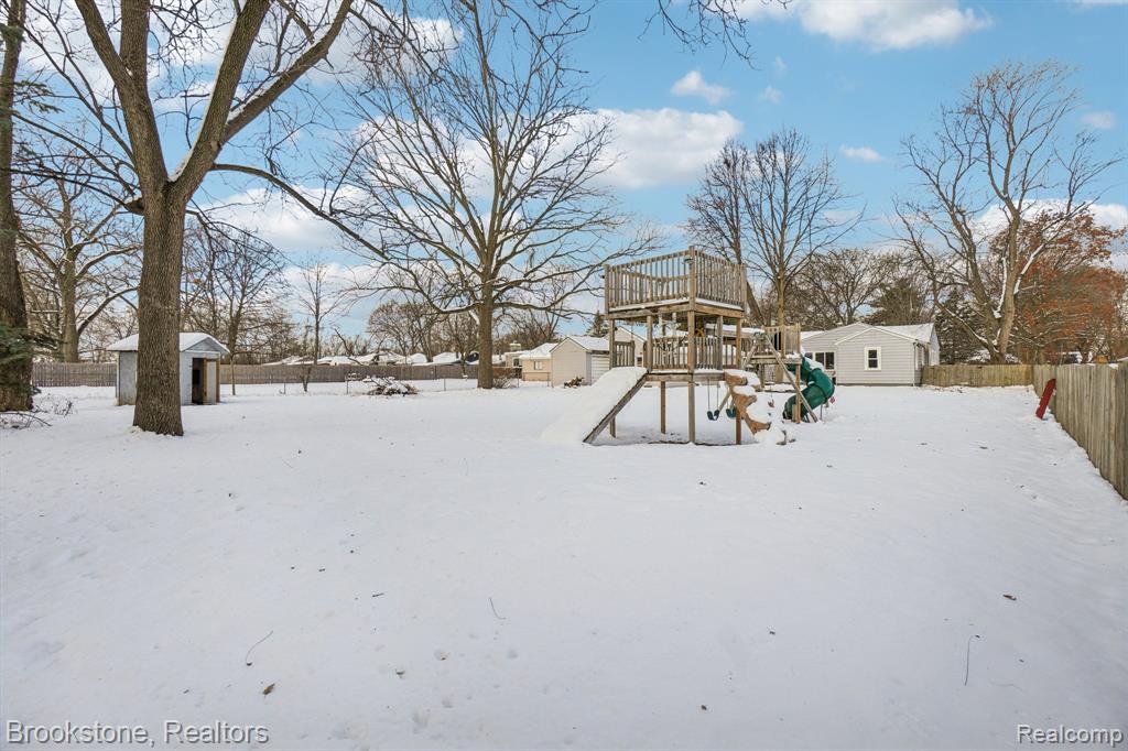 5729 Graves Street, Waterford, MI 48327 — Photo 34
