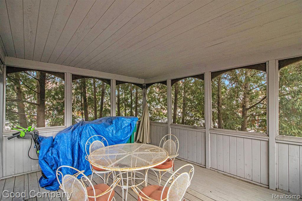 24163 Curt Drive, Brownstown, MI 48183 — Photo 32