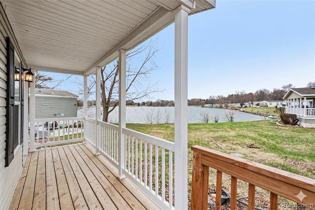 49611 Au Lac Dr E, Chesterfield, MI — Photo 2
