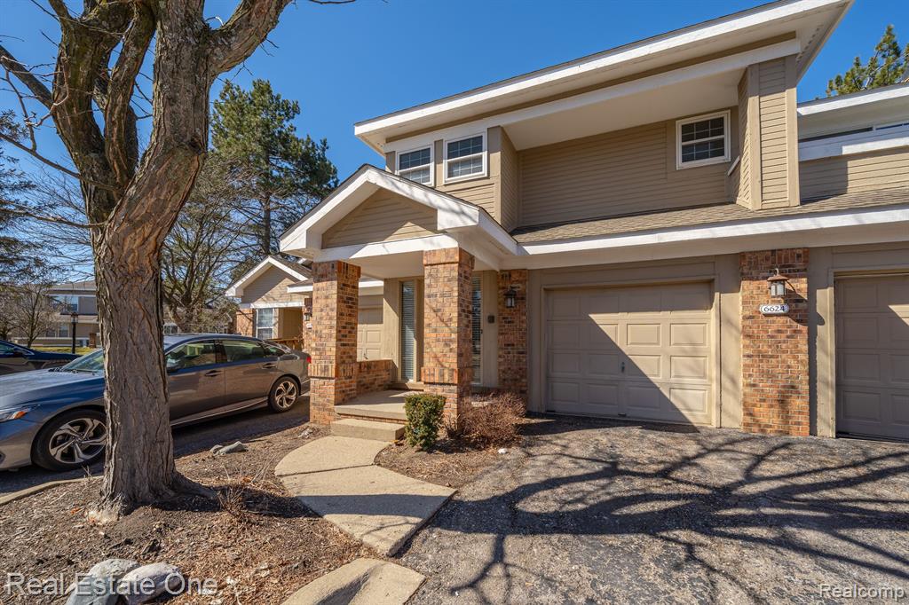 6624 Fireside Court, West Bloomfield, MI — Photo 2