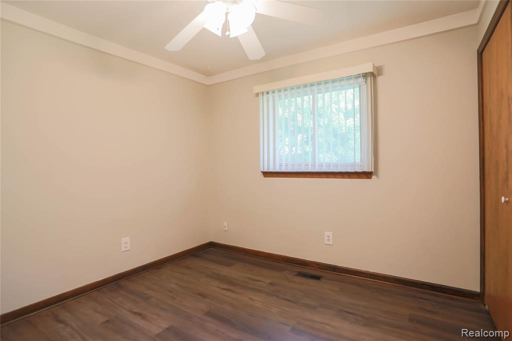 40755 Oakwood Court, Clinton Twp, MI 48038 — Photo 20
