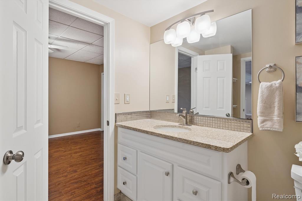 1244 Crystal Pointe Circle, Fenton, MI 48430 — Photo 28