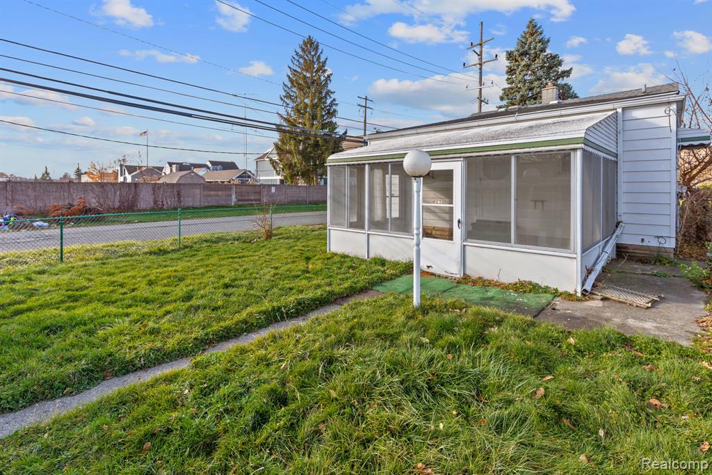 6000 Penrod Street, Detroit, MI 48228 — Photo 31
