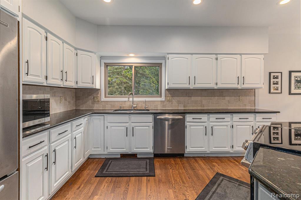 5895 Meadows Drive, Clarkston, MI 48348 — Photo 22