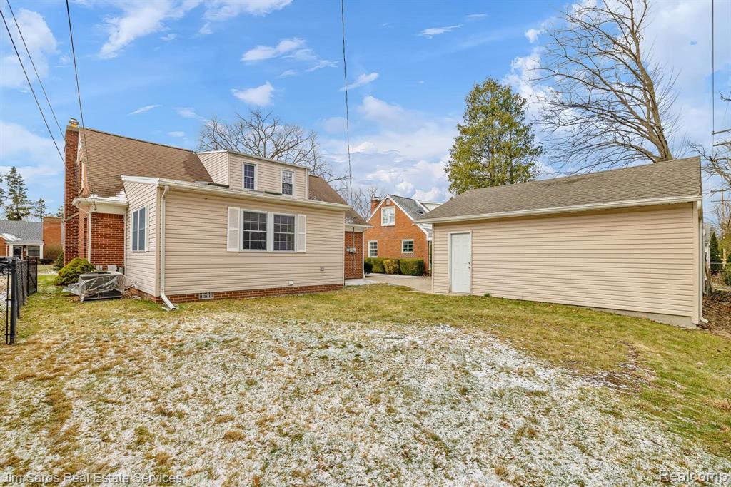 1210 Fairholme Road, Grosse Pointe Woods, MI 48236 — Photo 29