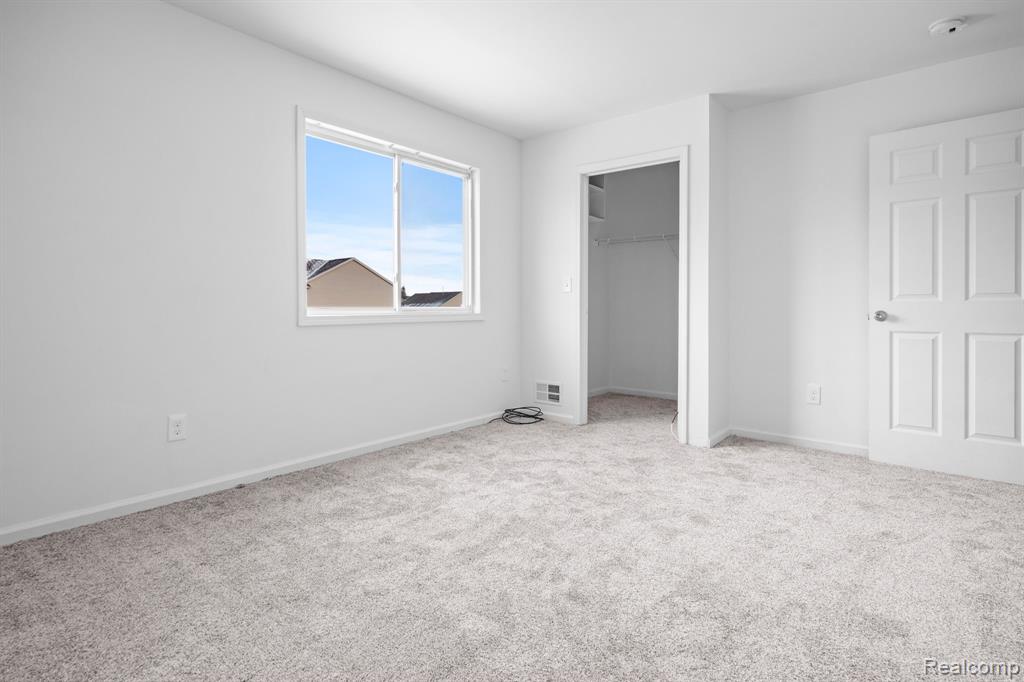 549 KONGONI Drive, Pontiac, MI 48341 — Photo 17