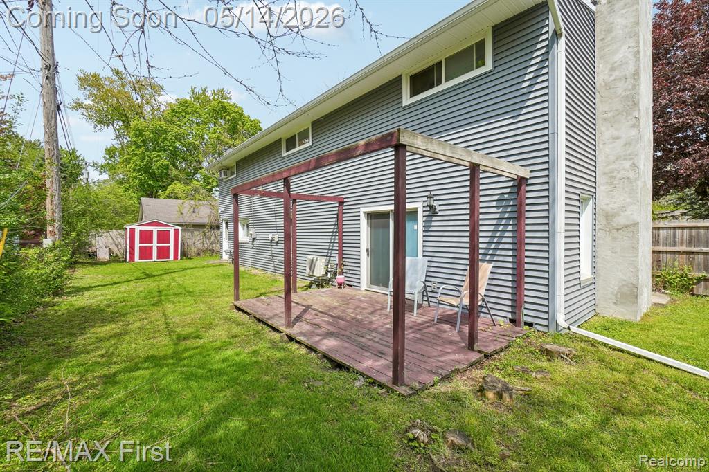 23041 Springbrook Drive, Farmington, MI 48336 — Photo 30