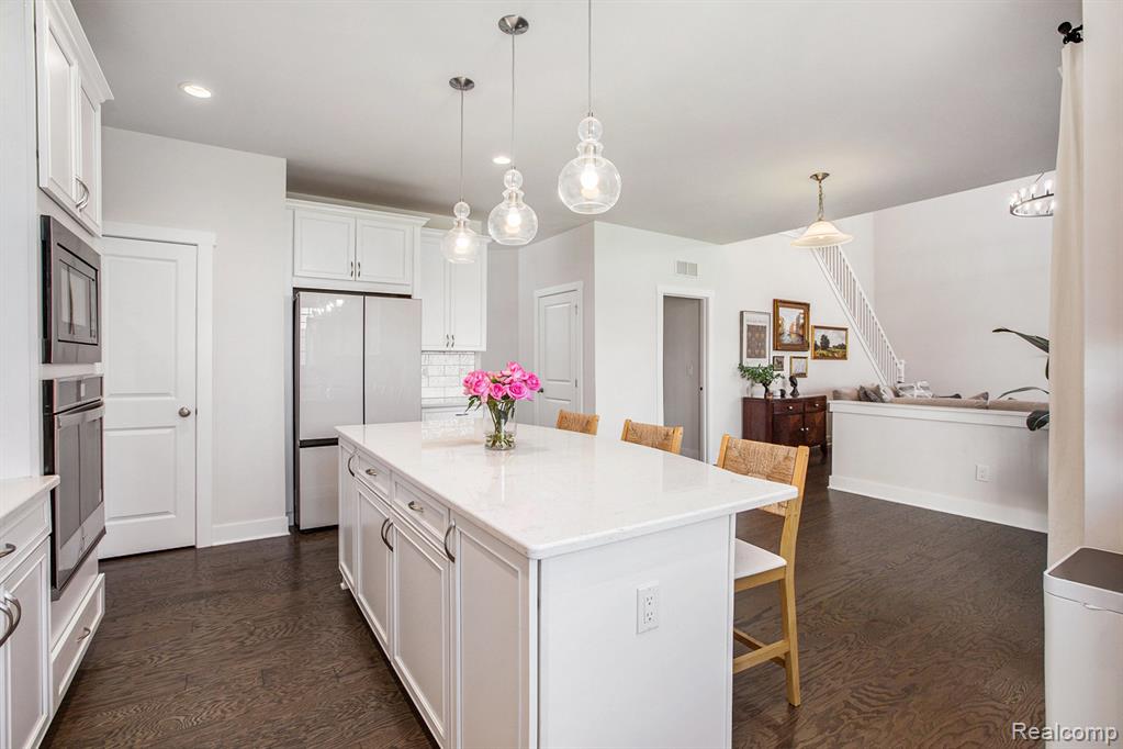 51026 Meadowlands, Canton, MI 48188 — Photo 8